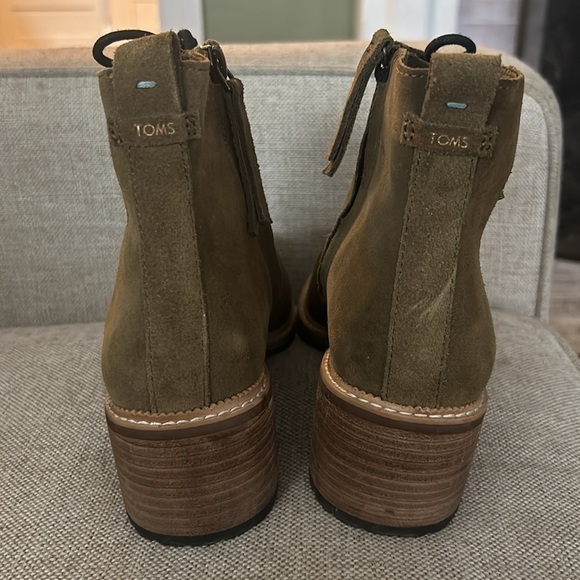 Green Faux Suede TOMS Boots - Picture 2 of 3
